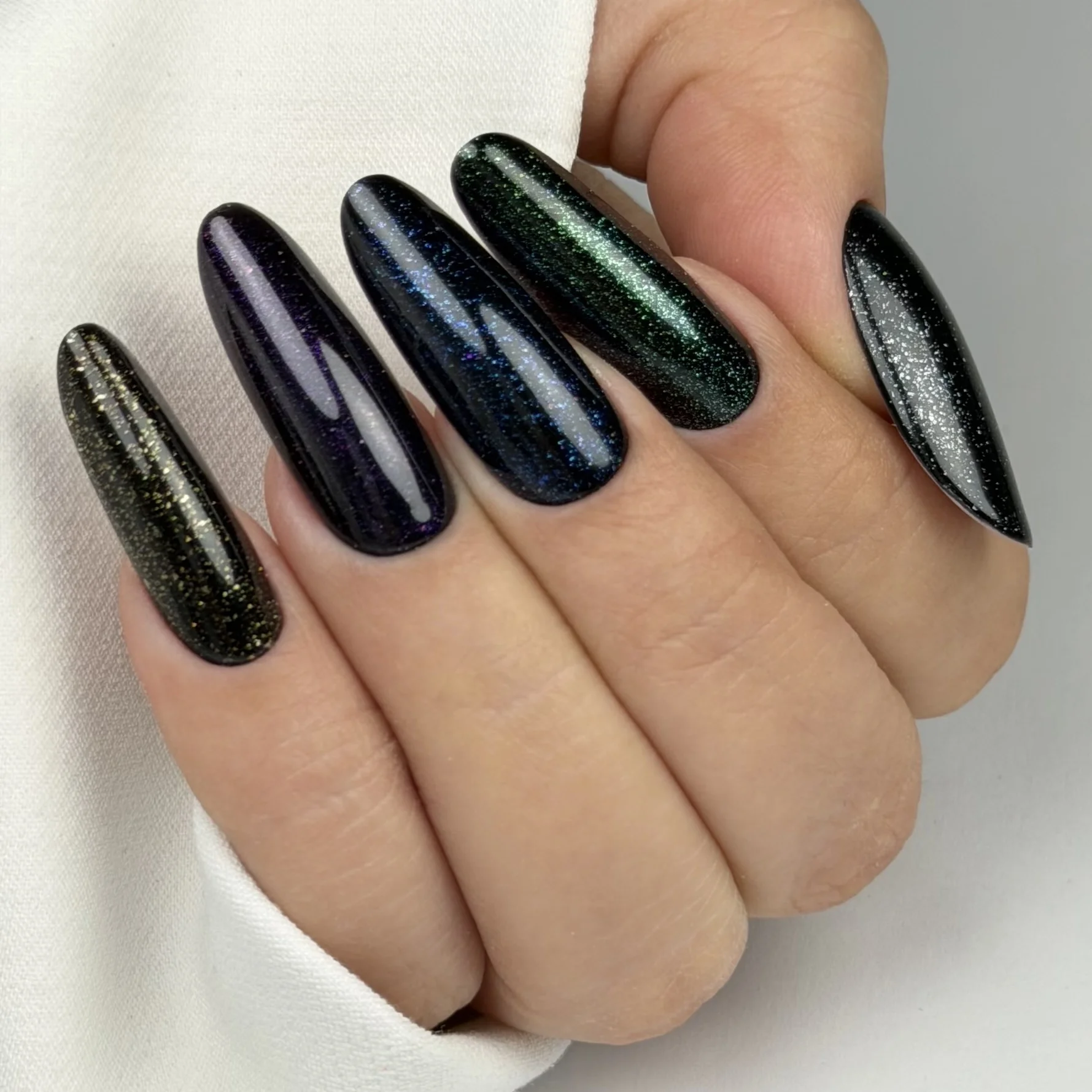 Top UNIVERSE OF SPARKLE Lakier nabłyszczający NO WIPE 6ml – AURORA GLOW