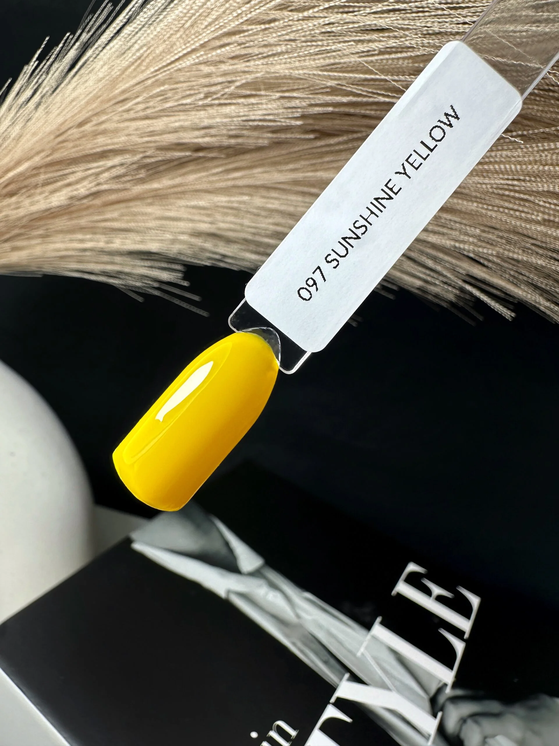 Moyci Sunshine Yellow Lakier hybrydowy 6 ml – 097