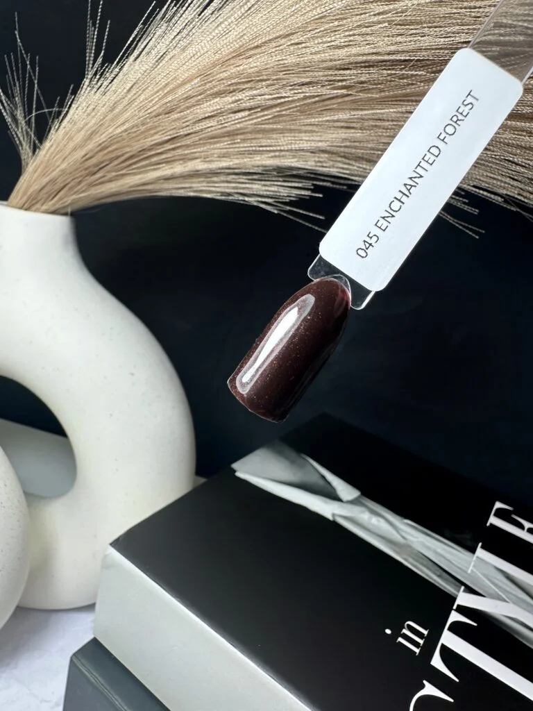 Moyci Enchanted Forest Lakier hybrydowy 6 ml – 045