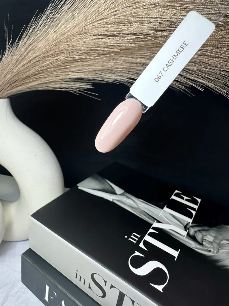 Moyci Cashmere Lakier hybrydowy 6 ml – 067