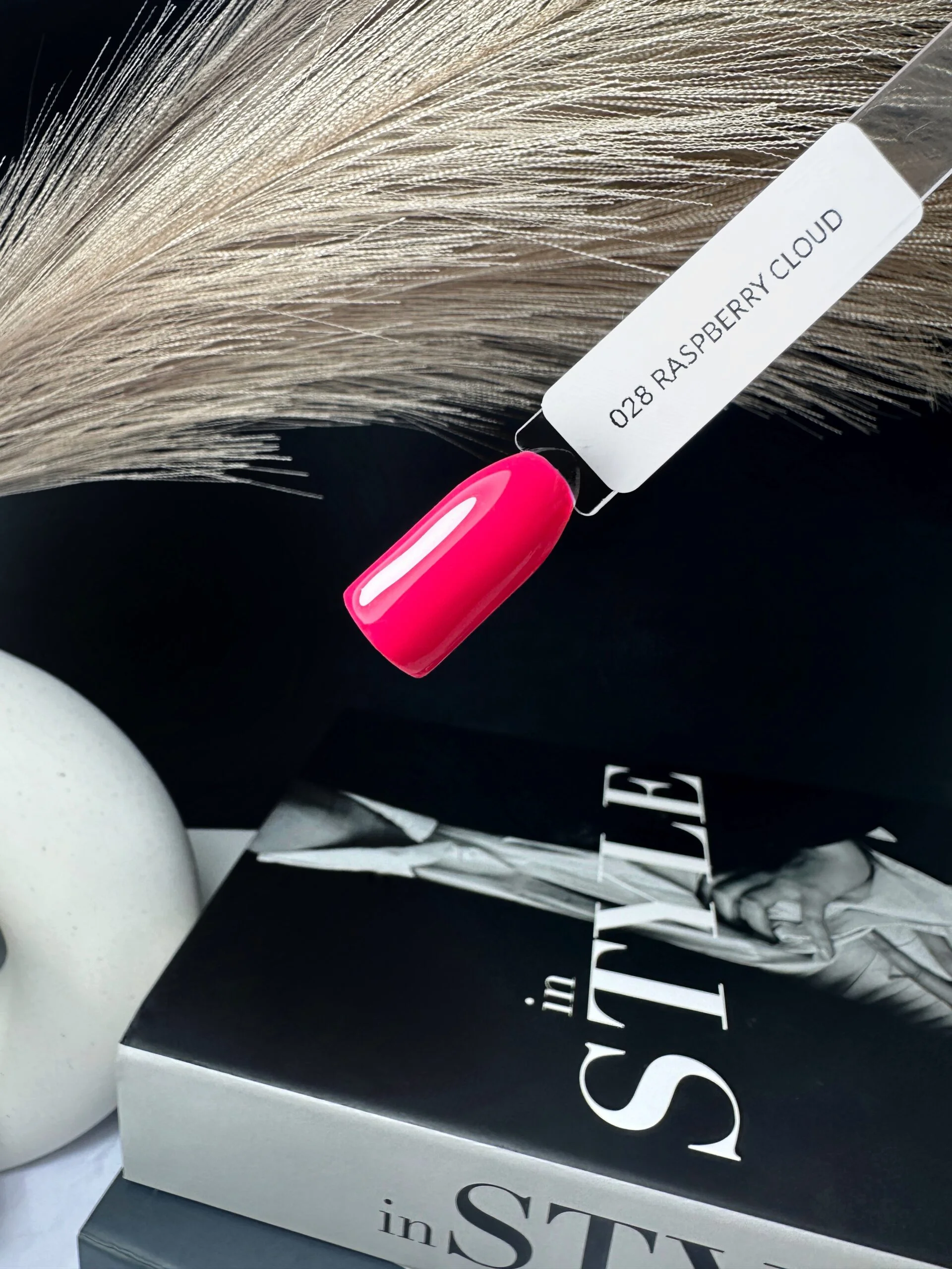 Moyci Raspberry Cloud Lakier hybrydowy 6 ml – 028