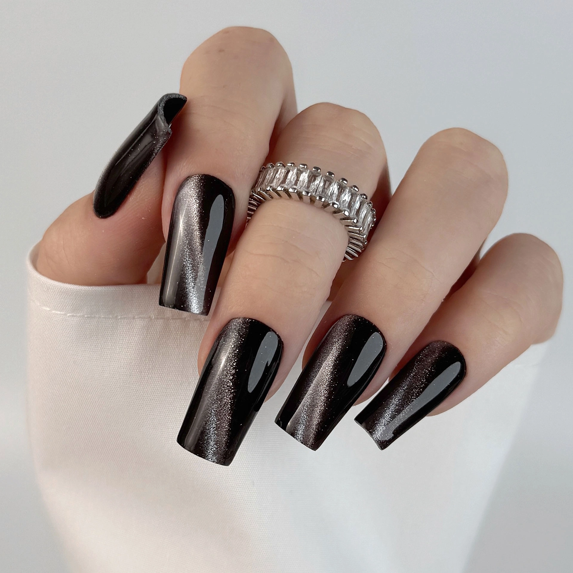 Lakier hybrydowy Nailsology Cat Eye Diva, C04 „Greyt Catsby”, nails, manicure, 8ml