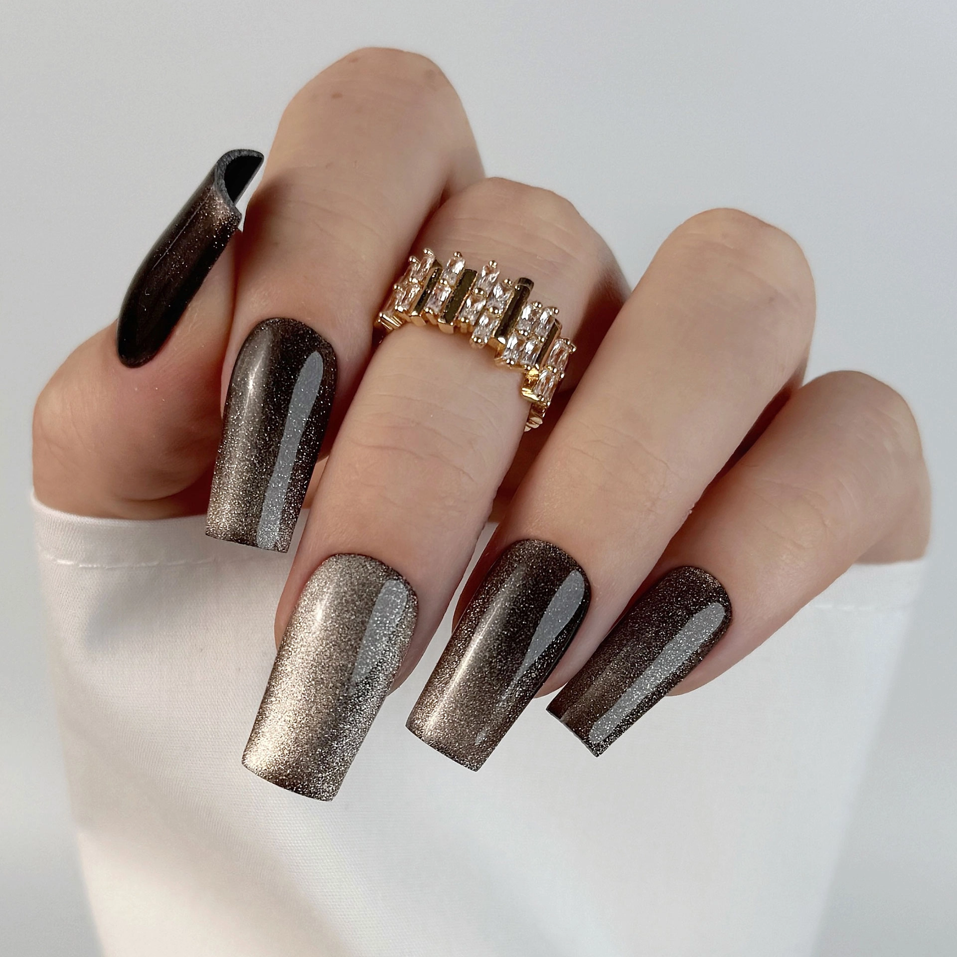 Lakier hybrydowy Nailsology Cat Eye Diva, C03 „Catte Late”, nails, manicure, 8ml